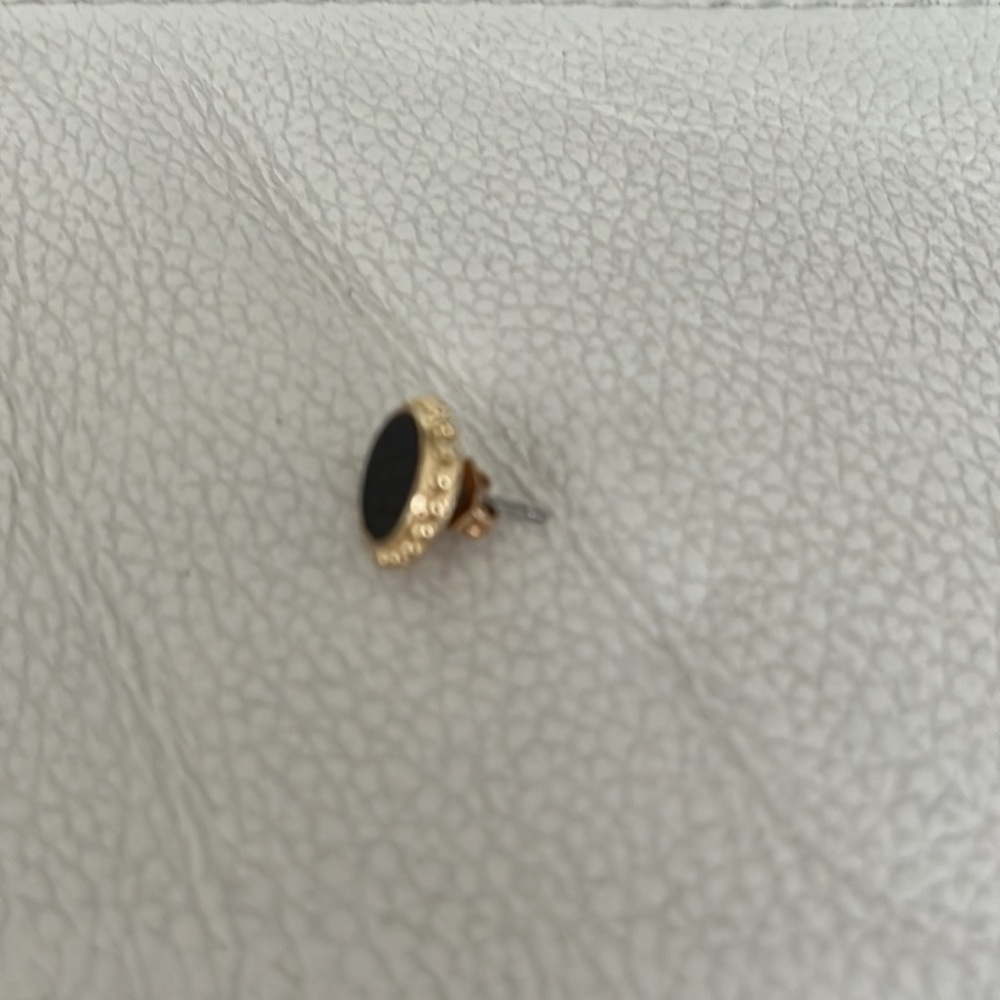 14k yellow gold plated black onyx earring - Picture 2 of 4